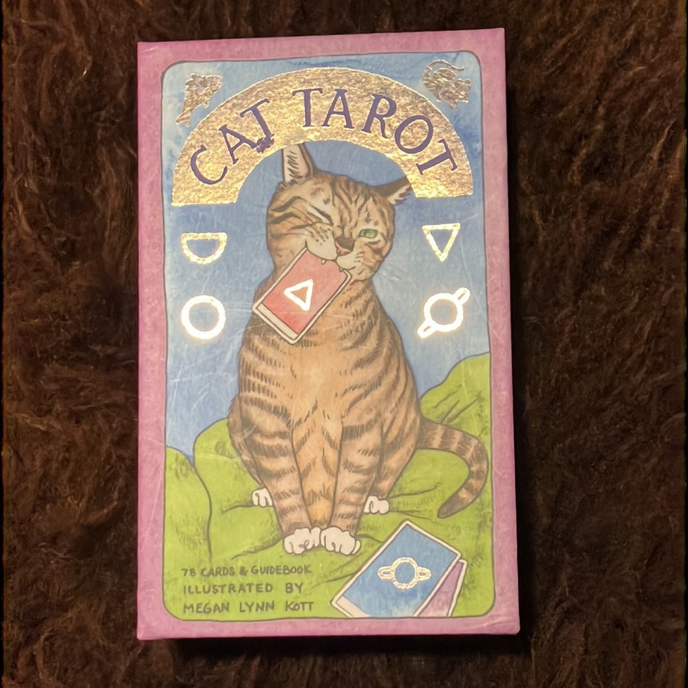 CAT TAROT DECK & GUIDEBOOK